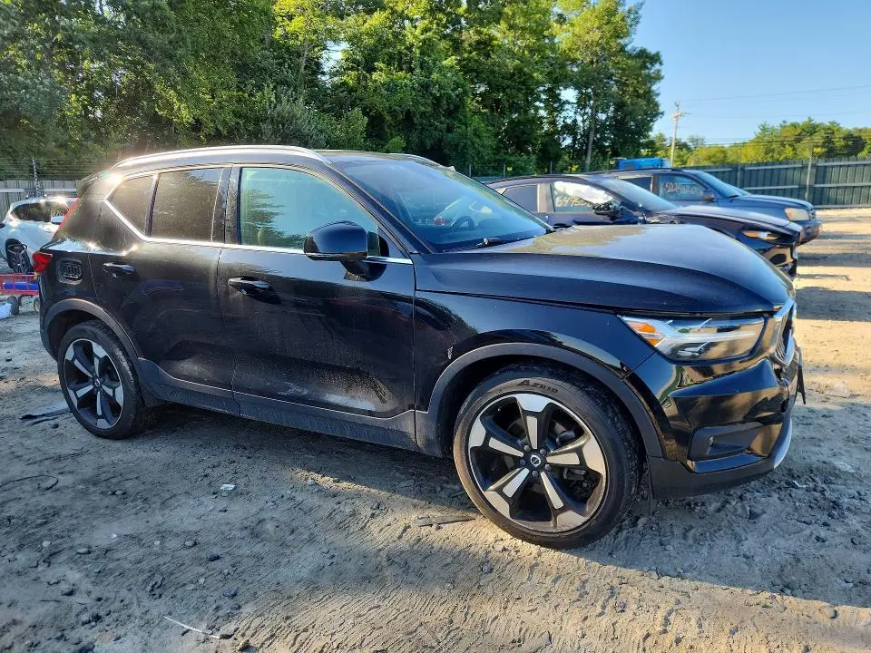2019 VOLVO XC40 T5 INSCRIPTION  
