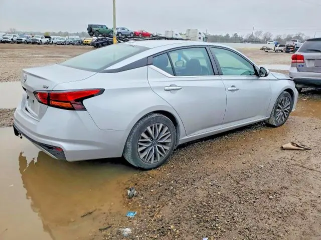 2023 NISSAN ALTIMA SV  