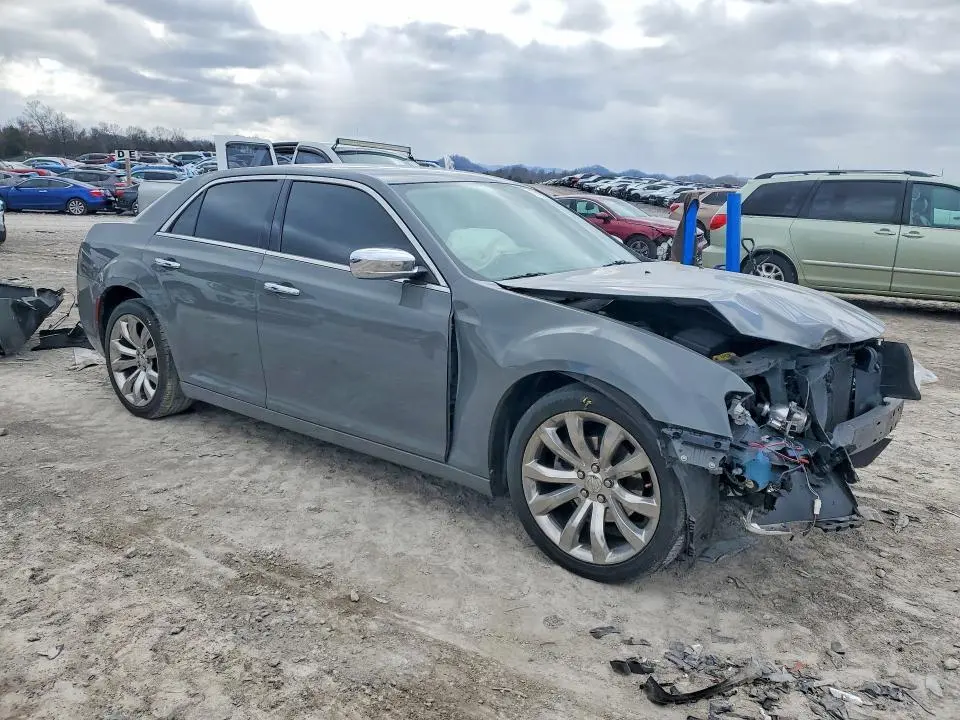2019 CHRYSLER 300 LIMITED  