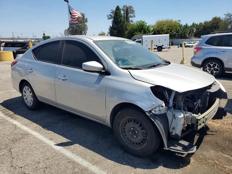2019 NISSAN VERSA SV  