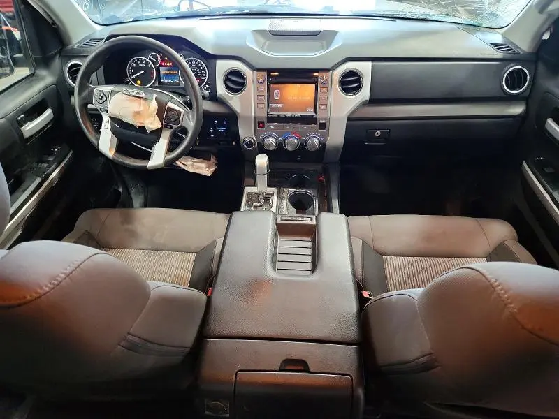 2017 TOYOTA TUNDRA SR5  