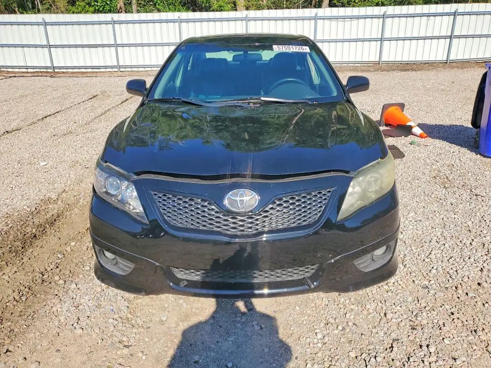 2011 TOYOTA CAMRY SE  