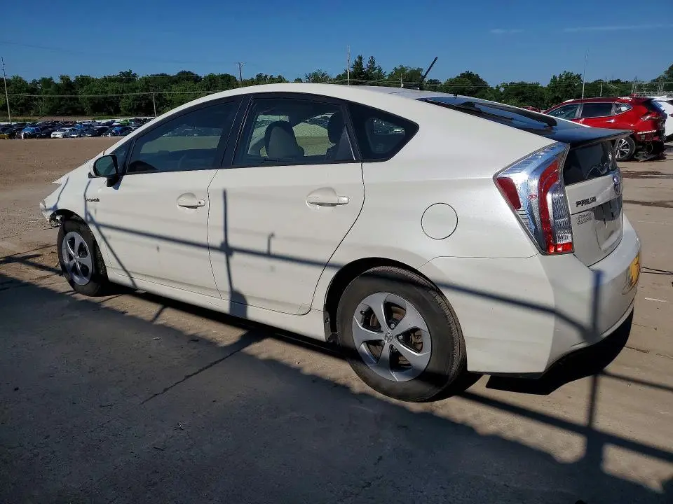2015 TOYOTA PRIUS THREE  