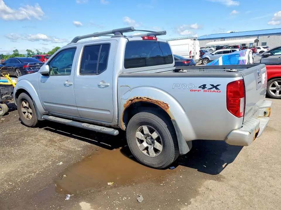 2010 NISSAN FRONTIER SE V6  