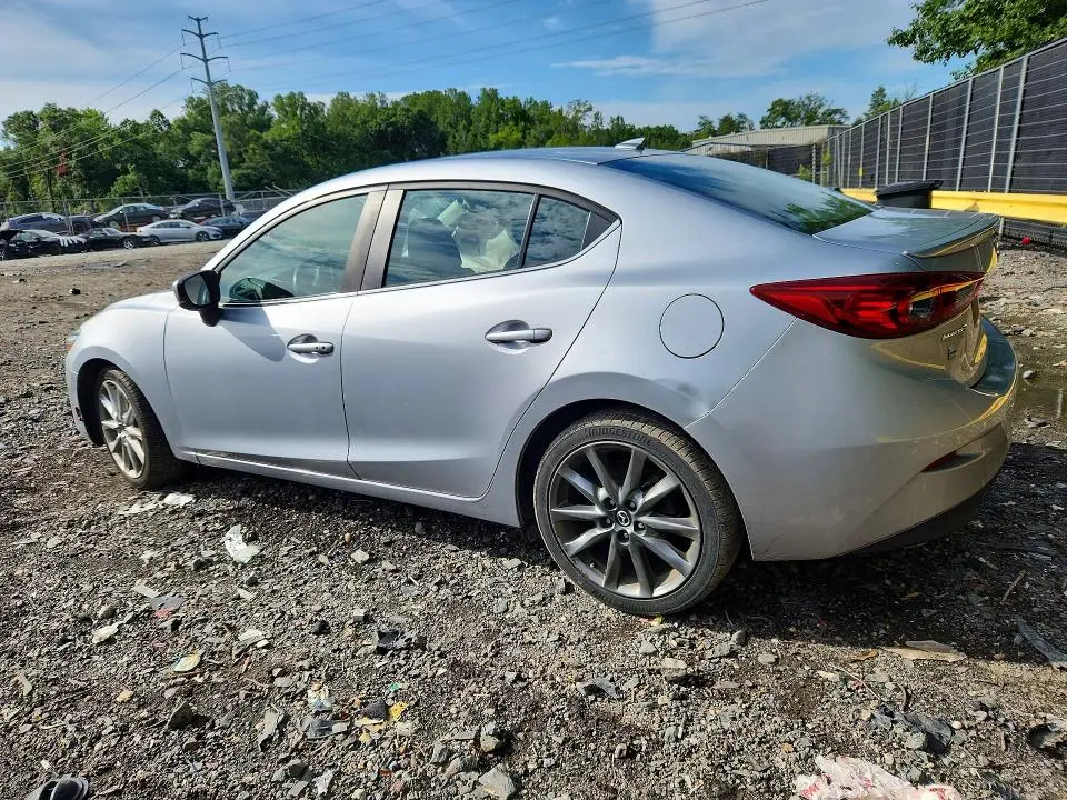 2018 MAZDA 3 TOURING  