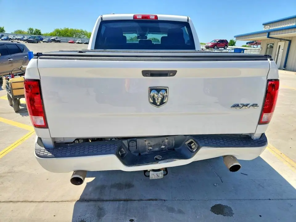 2014 RAM 1500 ST  
