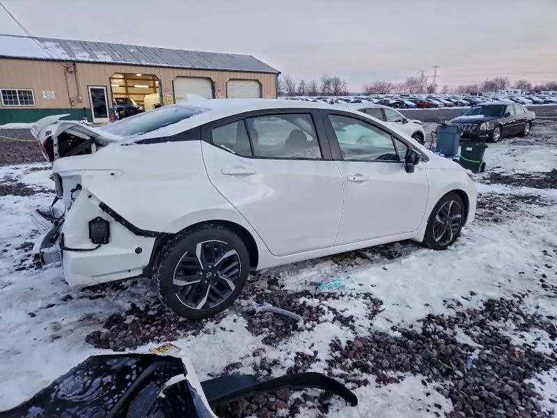 2024 NISSAN VERSA SR  