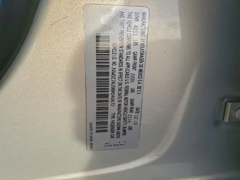 2011 VOLKSWAGEN JETTA SE  