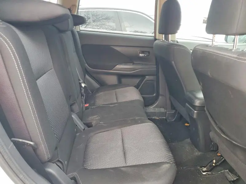 2018 MITSUBISHI OUTLANDER ES  