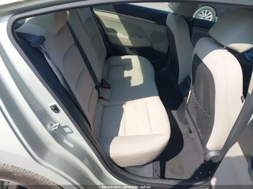 2017 HYUNDAI ELANTRA SE