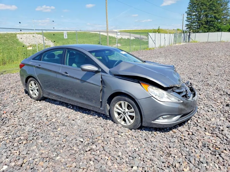 2013 HYUNDAI SONATA GLS  