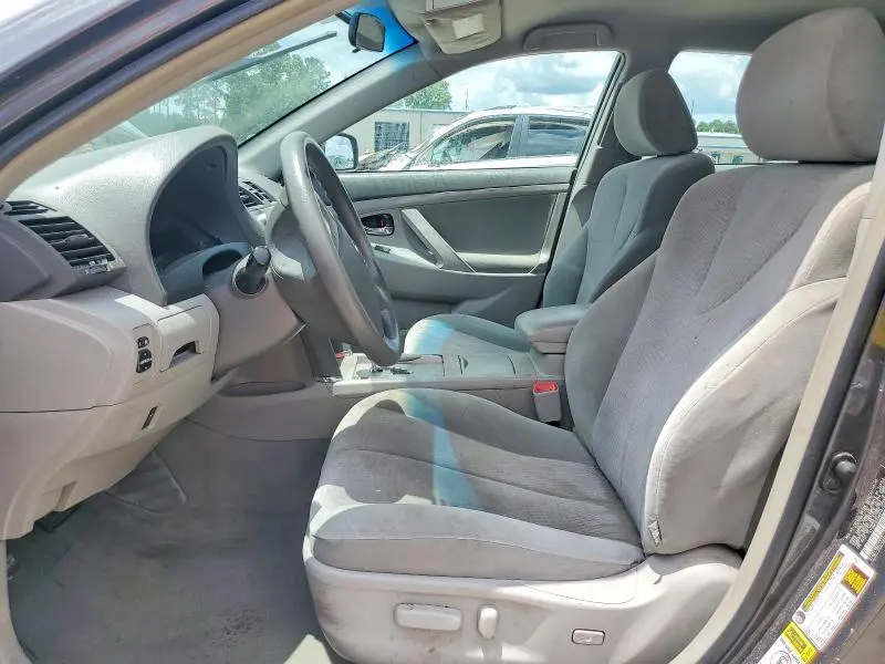 2011 TOYOTA CAMRY LE V6  