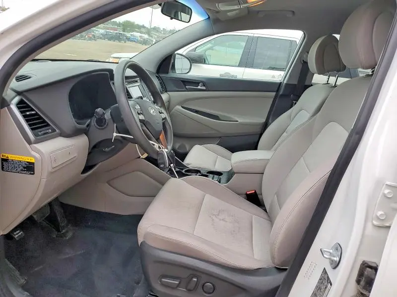 2016 HYUNDAI TUCSON SE  