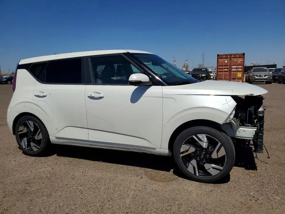 2023 KIA SOUL GT LINE  