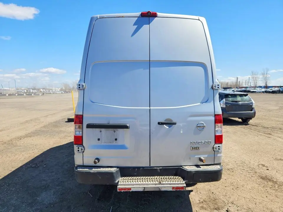 2015 NISSAN NV 2500  