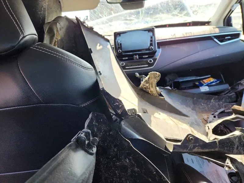 2020 TOYOTA COROLLA XLE  