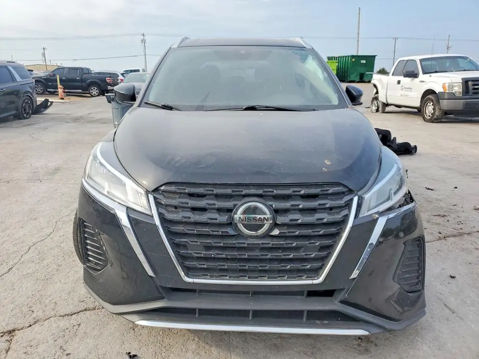 2021 NISSAN KICKS SV  