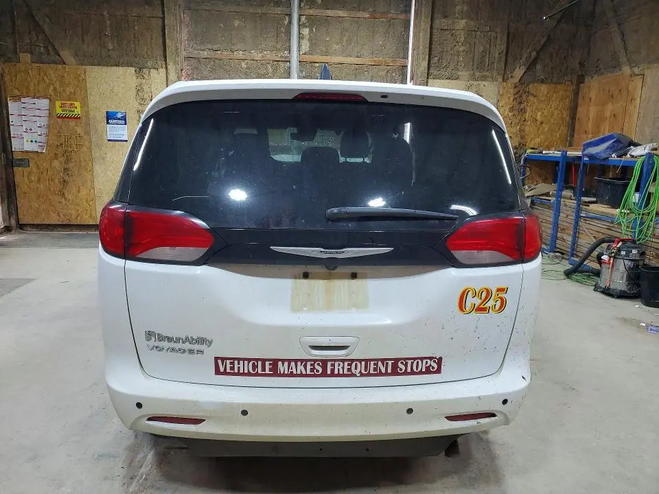 2023 CHRYSLER VOYAGER LX  