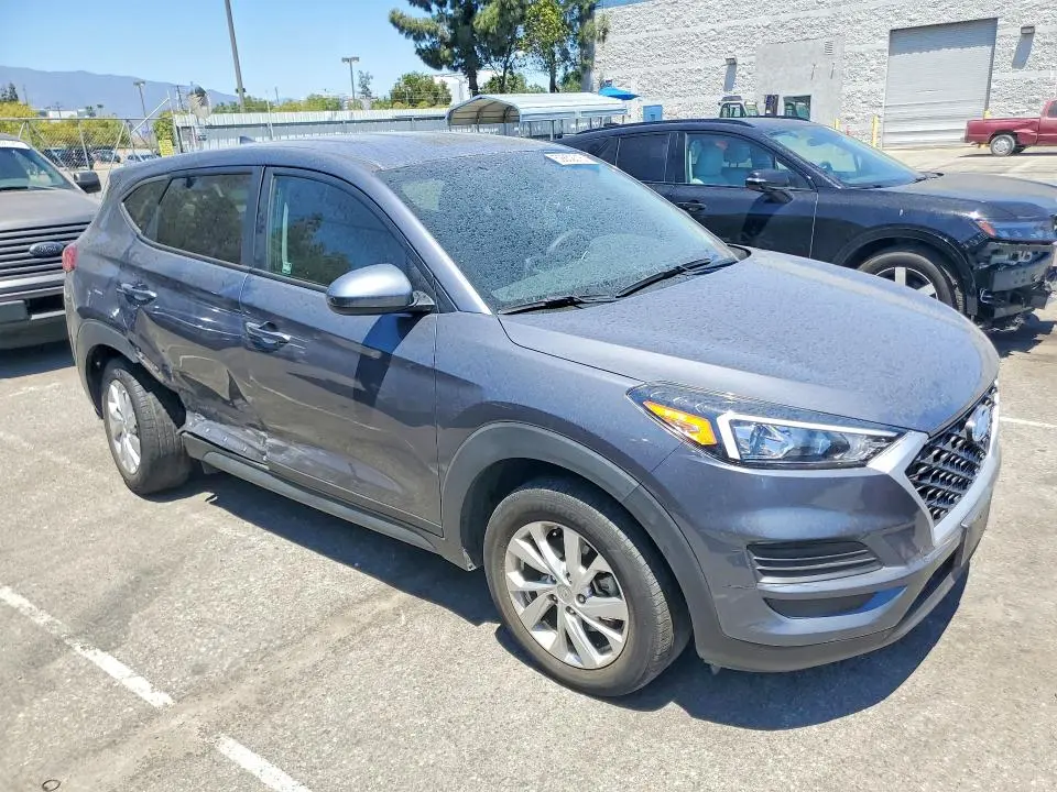 2021 HYUNDAI TUCSON SE  