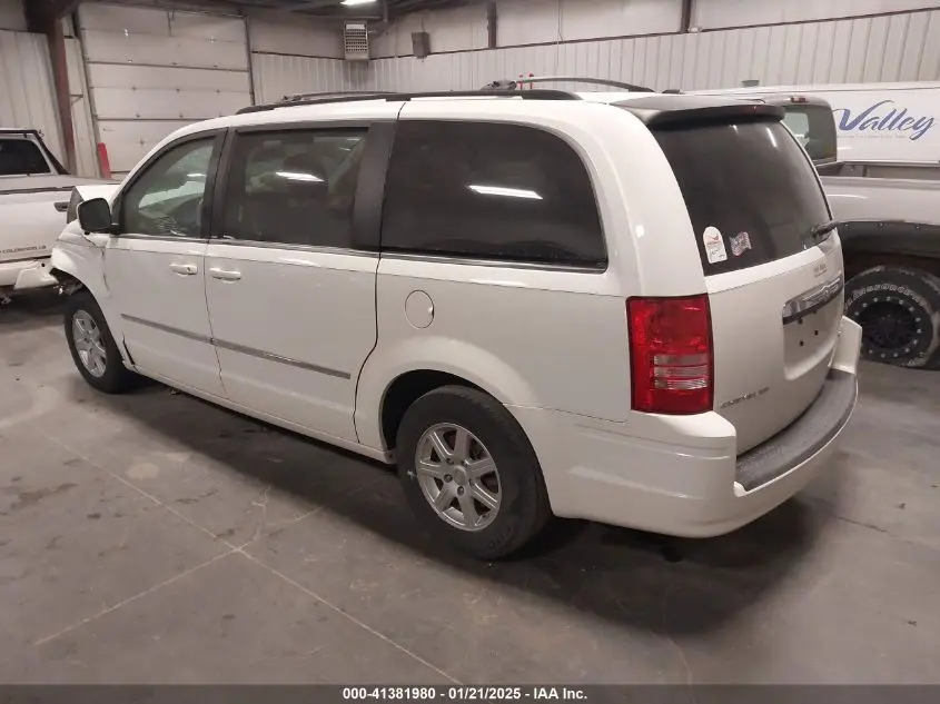 2010 CHRYSLER TOWN & COUNTRY TOURING