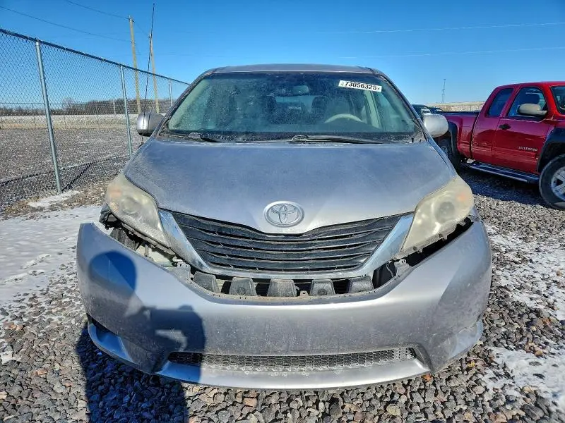 2011 TOYOTA SIENNA LE  