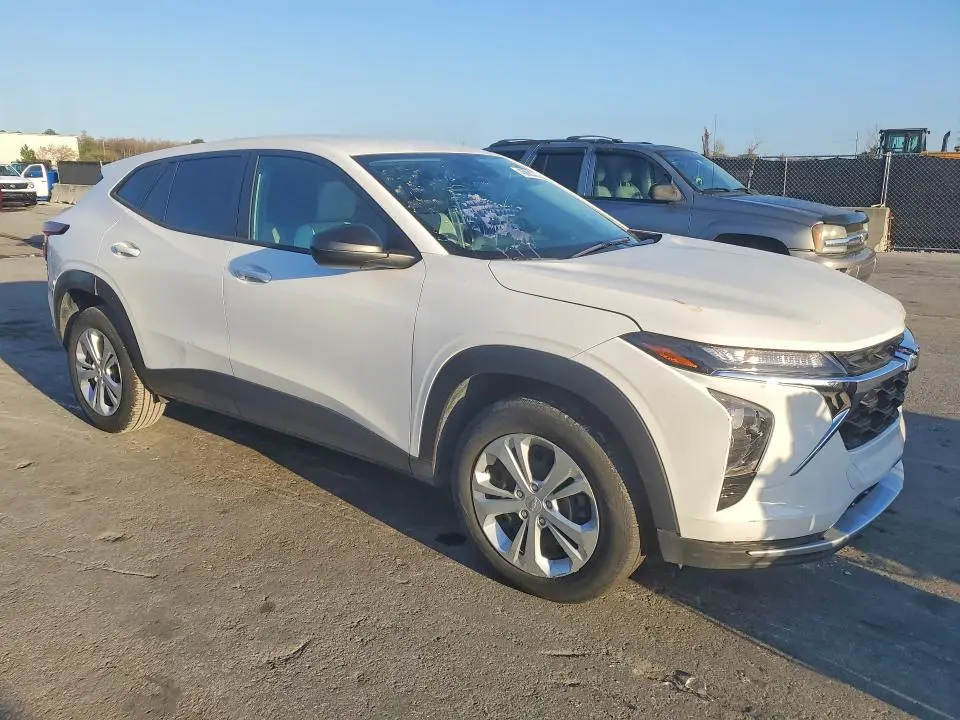 2024 CHEVROLET TRAX LS  