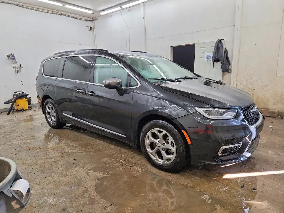 2022 CHRYSLER PACIFICA LIMITED  