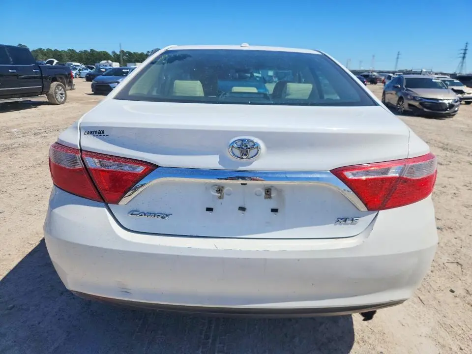 2016 TOYOTA CAMRY XLE  