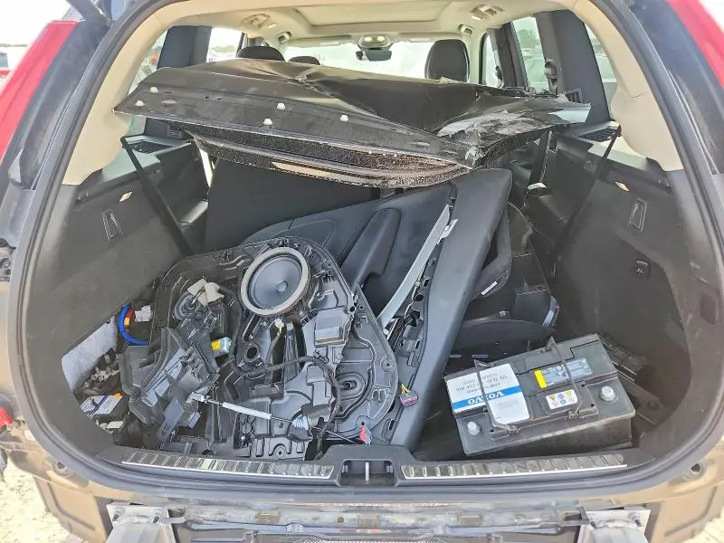 2025 VOLVO XC90 CORE  