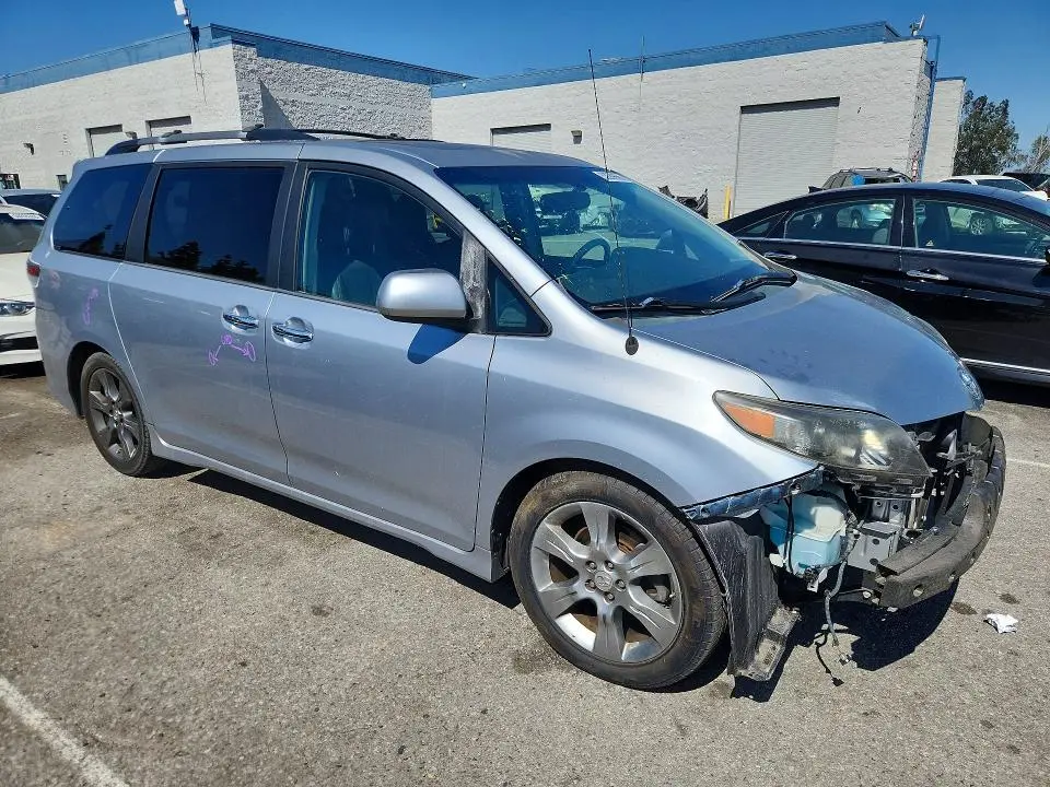 2014 TOYOTA SIENNA SPORT  