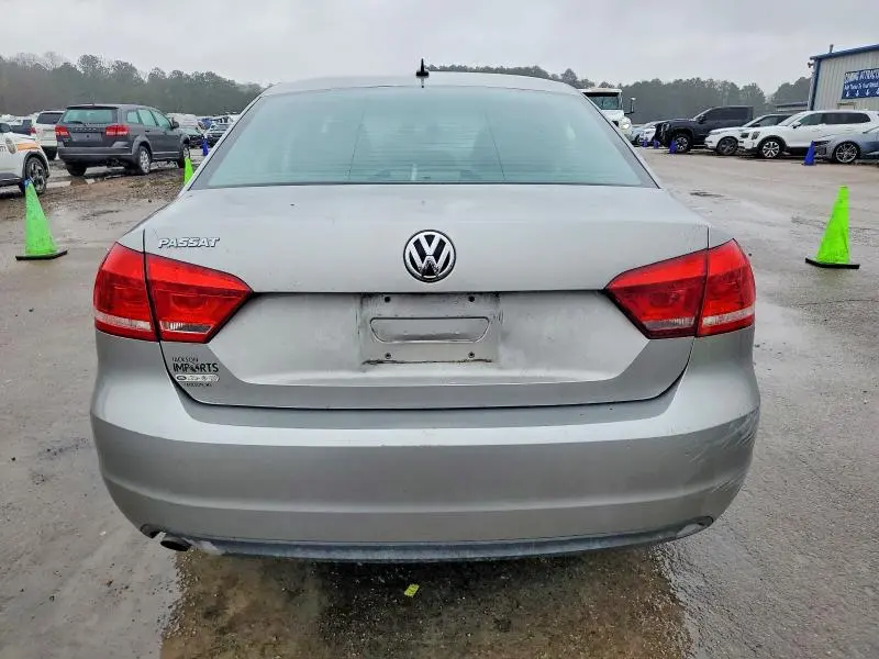 2012 VOLKSWAGEN PASSAT S  