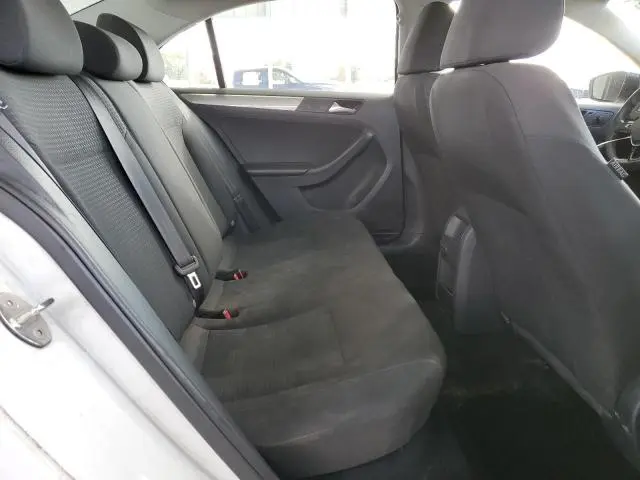 2016 VOLKSWAGEN JETTA SE  