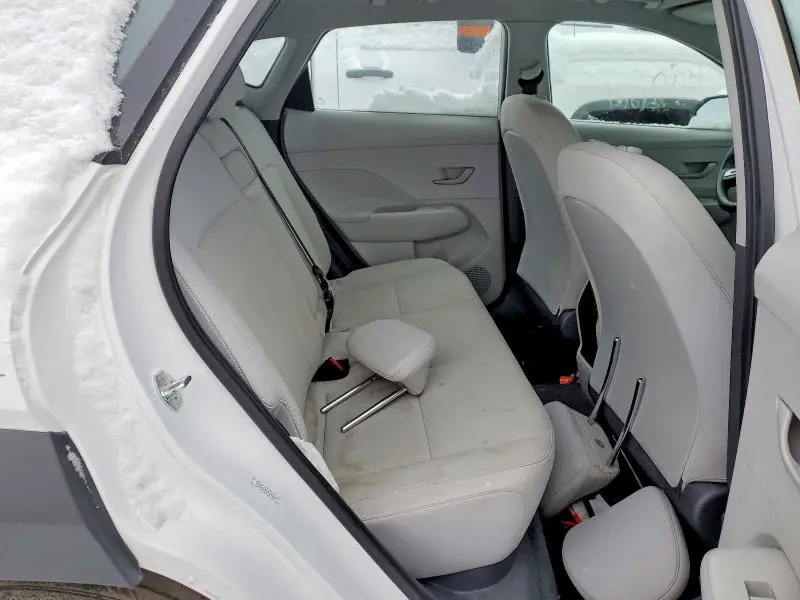2024 HYUNDAI KONA SE  