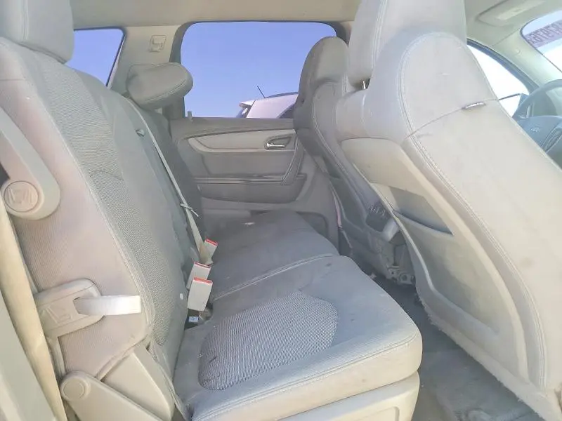 2016 CHEVROLET TRAVERSE LS  