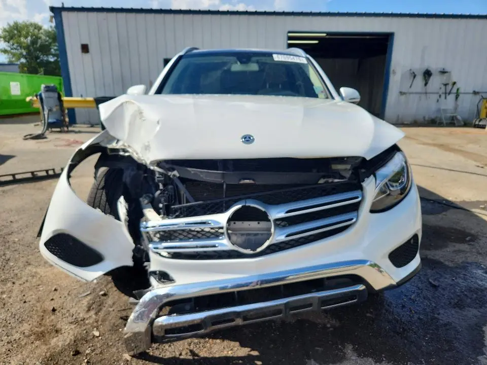 2019 MERCEDES-BENZ GLC 300  