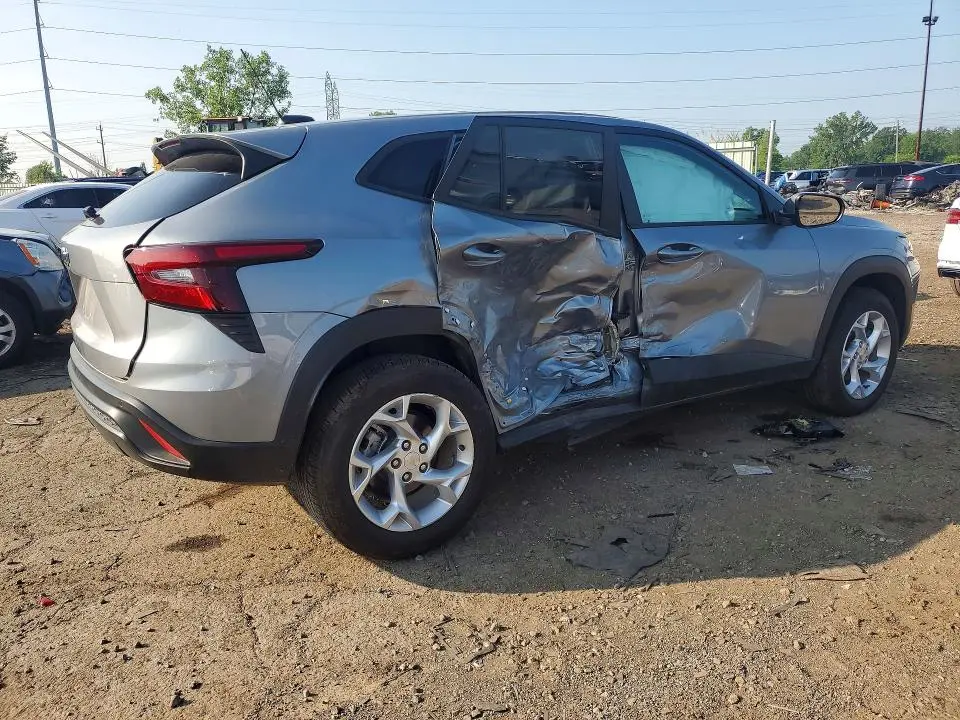 2025 CHEVROLET TRAX LS  
