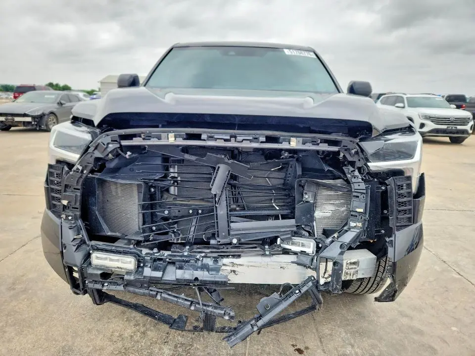 2026 TOYOTA TUNDRA CREWMAX LIMITED  