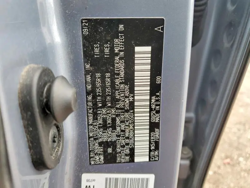 2021 TOYOTA HIGHLANDER XLE  