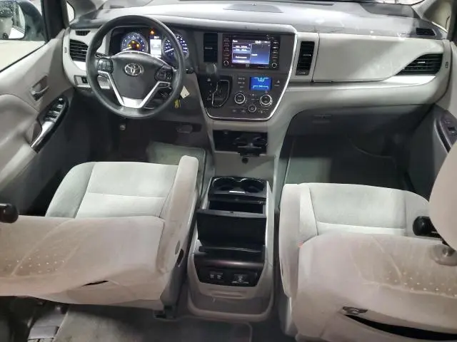 2019 TOYOTA SIENNA LE  
