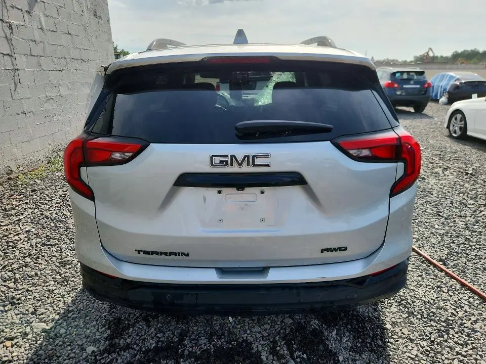 2021 GMC TERRAIN SLE  