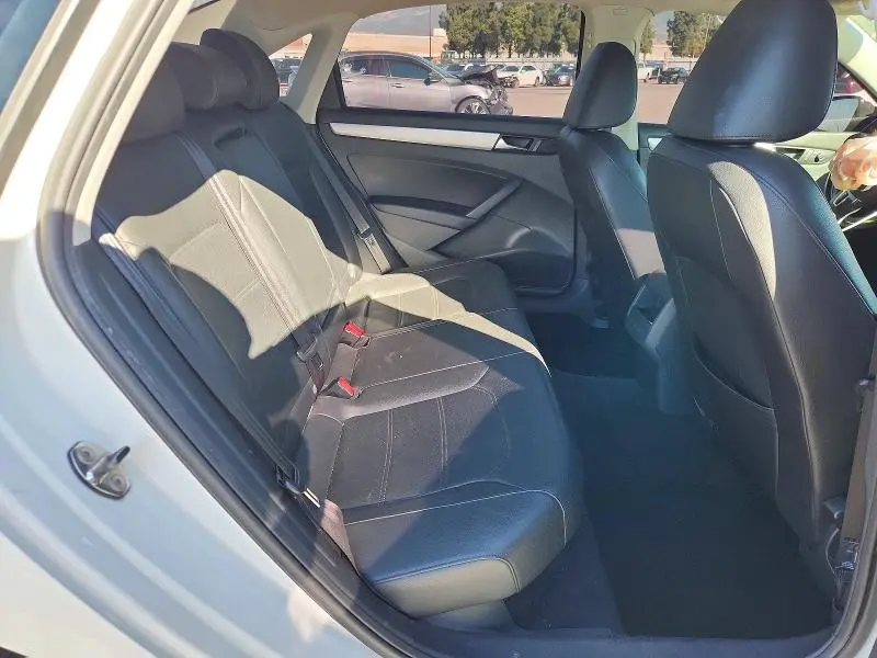 2012 VOLKSWAGEN PASSAT SE  