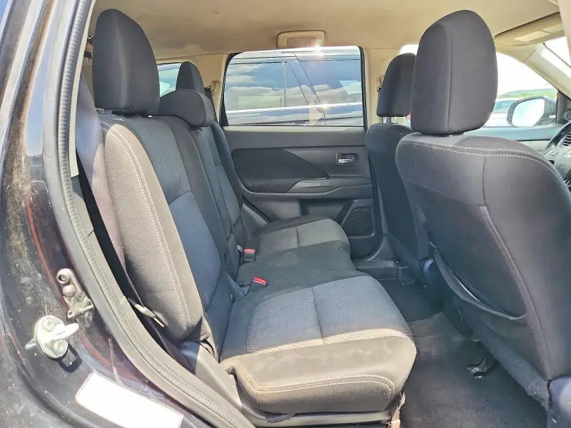 2016 MITSUBISHI OUTLANDER SE  