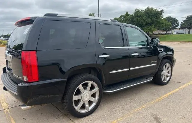2011 CADILLAC ESCALADE LUXURY  