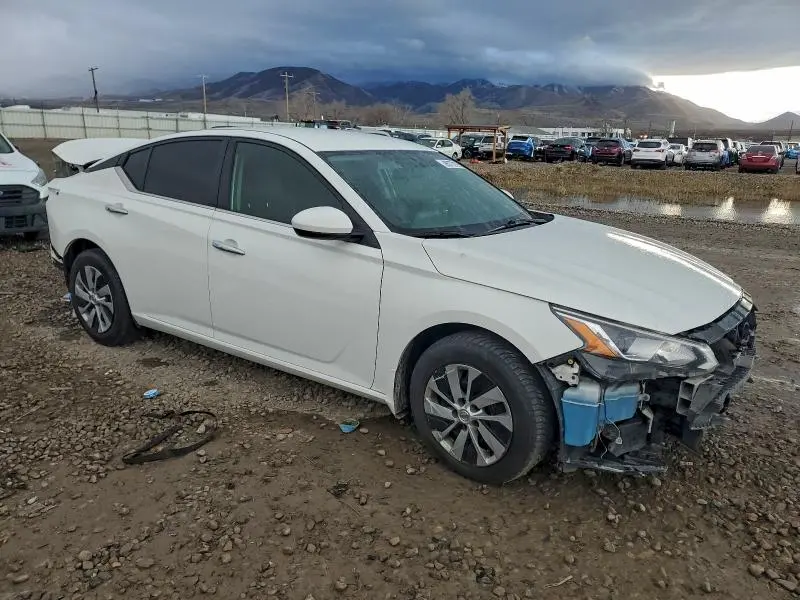 2019 NISSAN ALTIMA S  