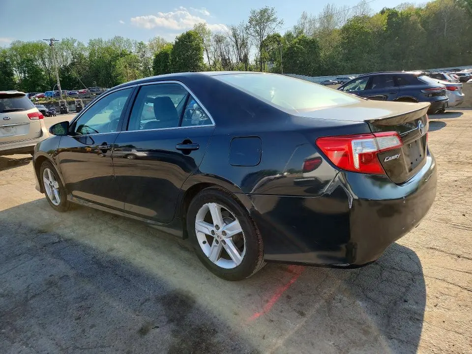 2012 TOYOTA CAMRY SE  