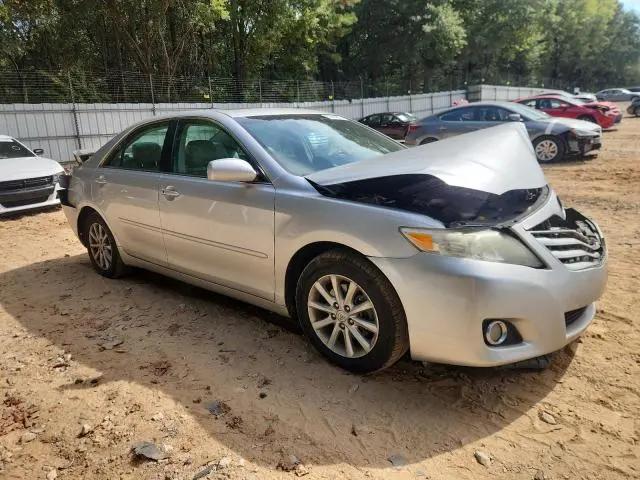 2011 TOYOTA CAMRY SE  