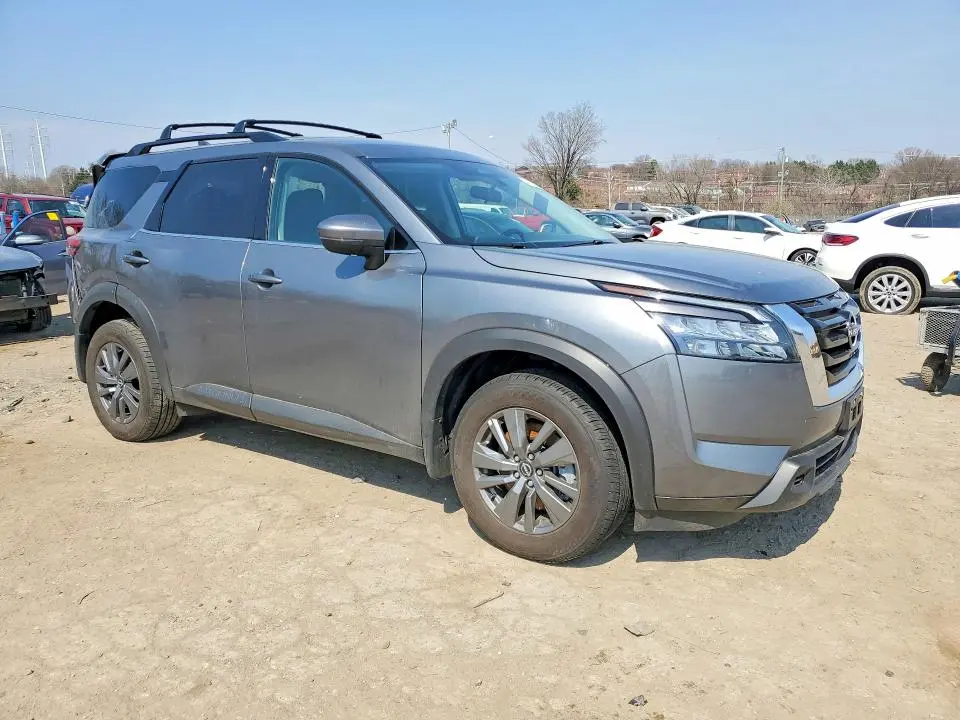 2025 NISSAN PATHFINDER SV  