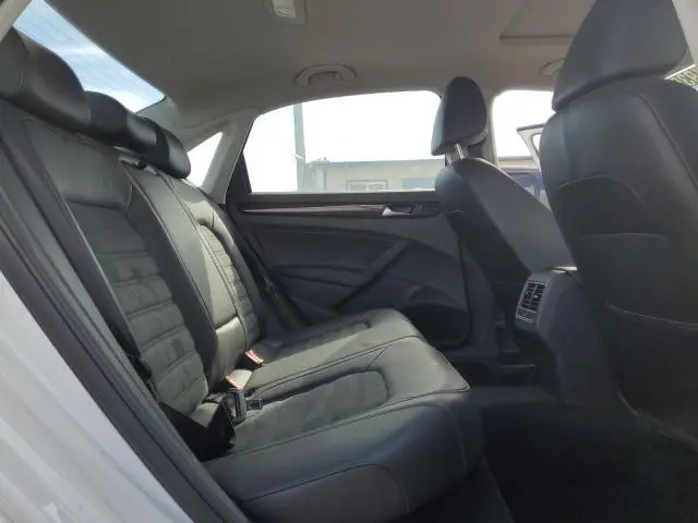 2013 VOLKSWAGEN PASSAT SEL