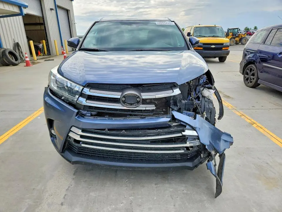 2019 TOYOTA HIGHLANDER LIMITED  