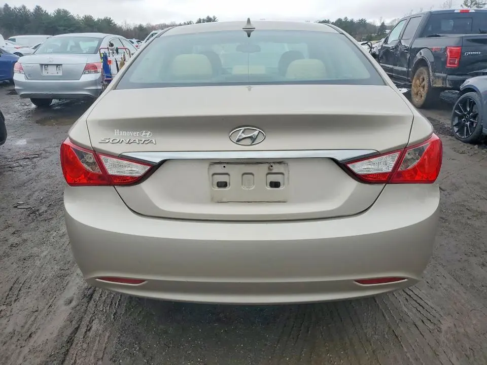 2012 HYUNDAI SONATA GLS  